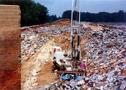 BORING RIG.jpg (119652 bytes)